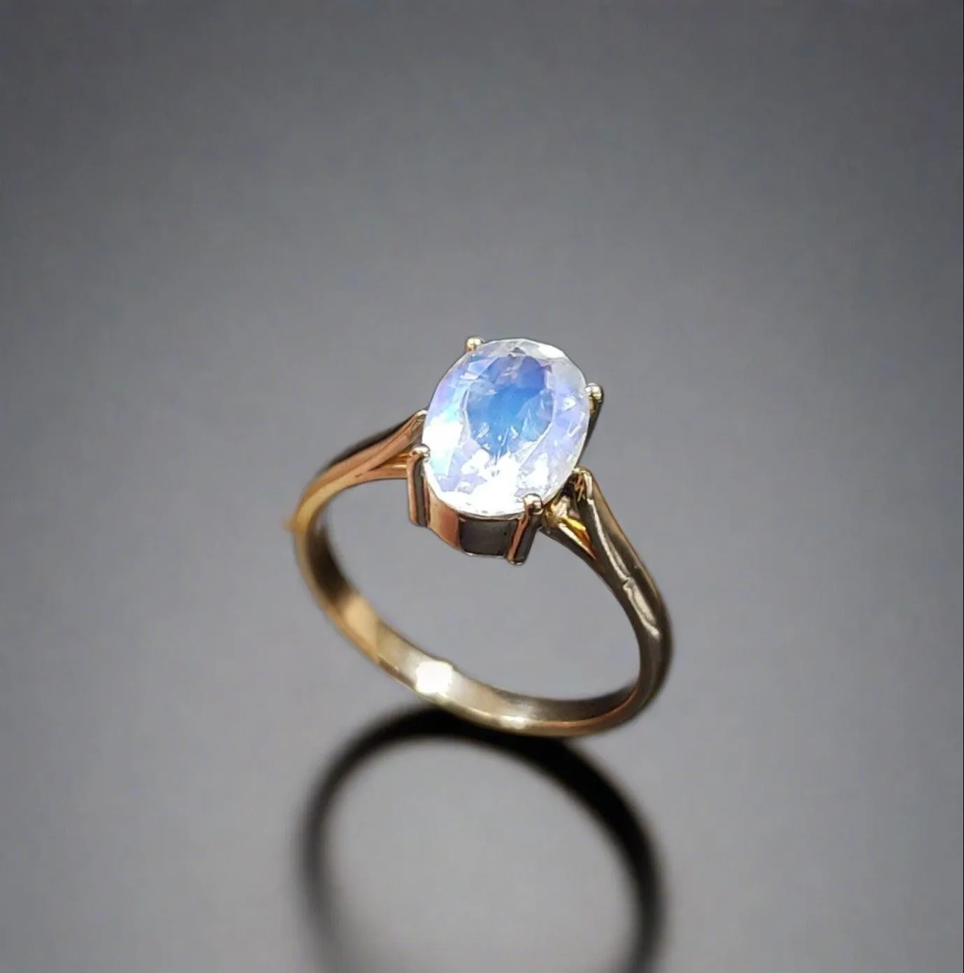 14k Gold Blue Flash Rainbow Moonstone Ring