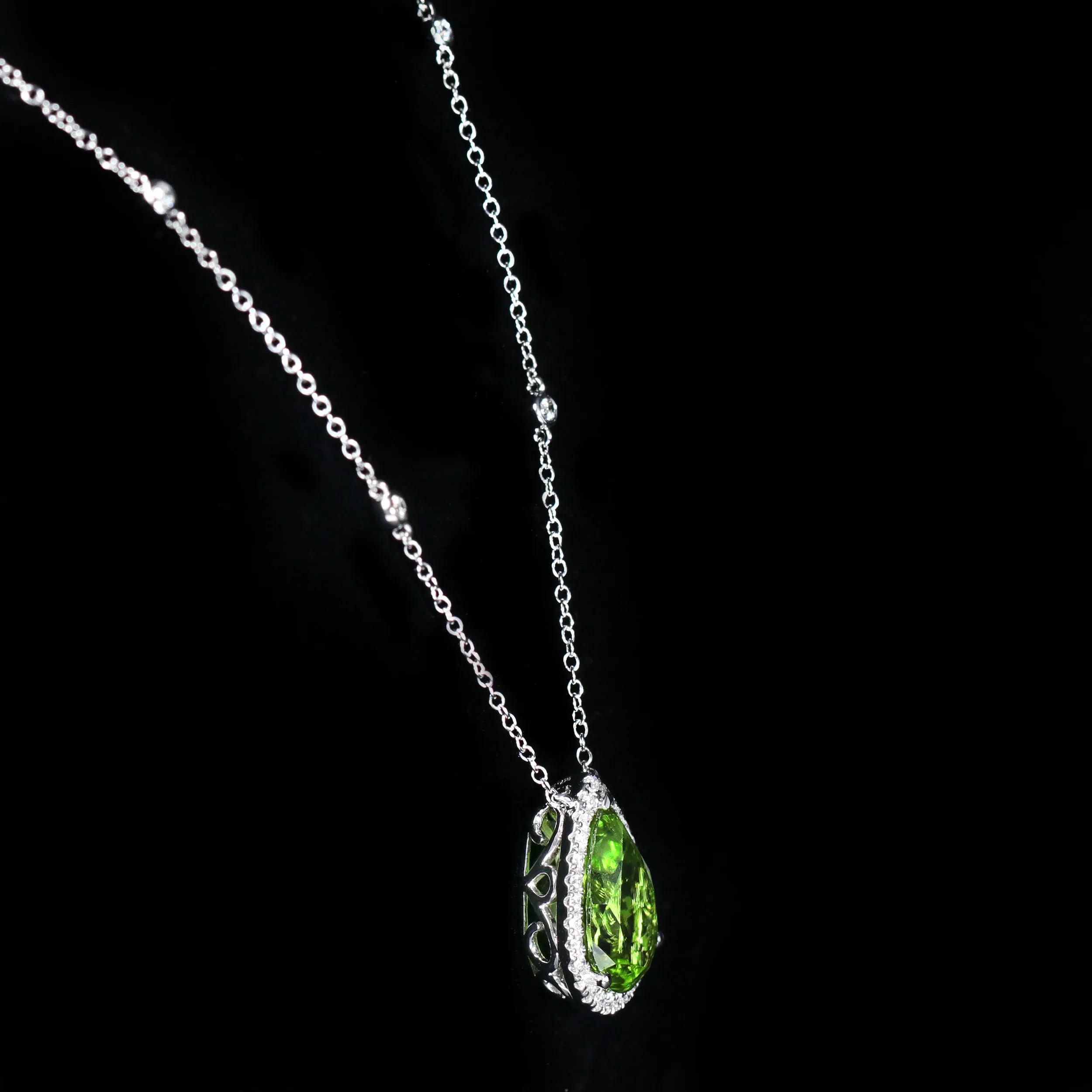 14K White Gold 7.03 Carat Peridot and Diamond Necklace