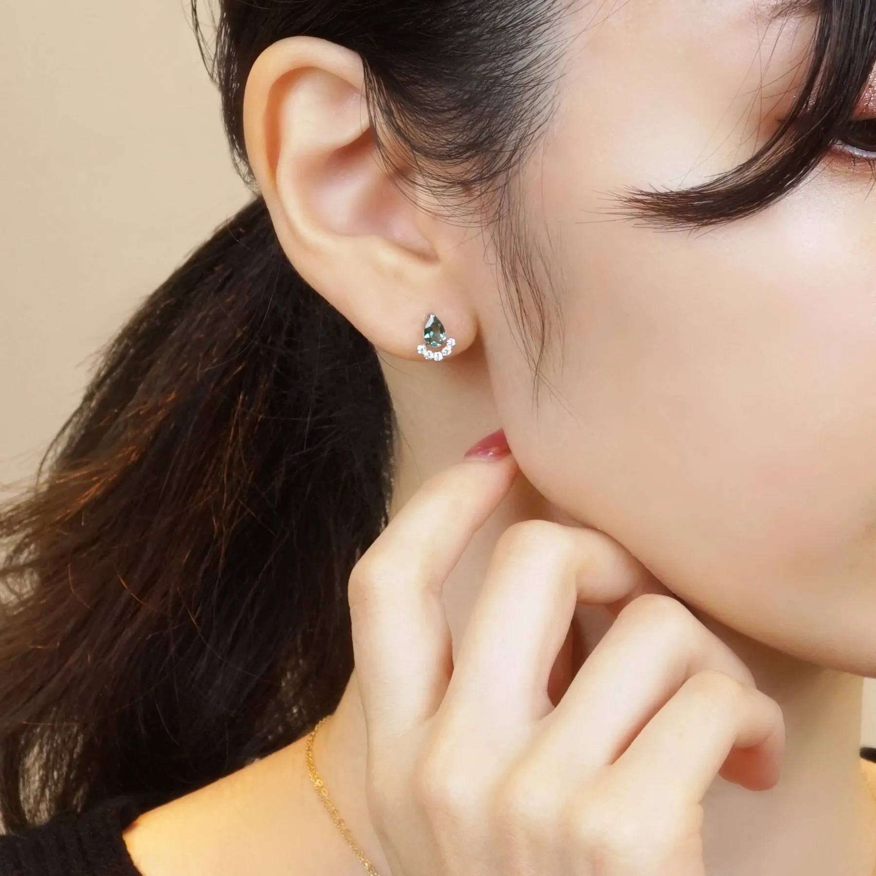 14K/10K White Gold Dew Drop Glittering Earrings