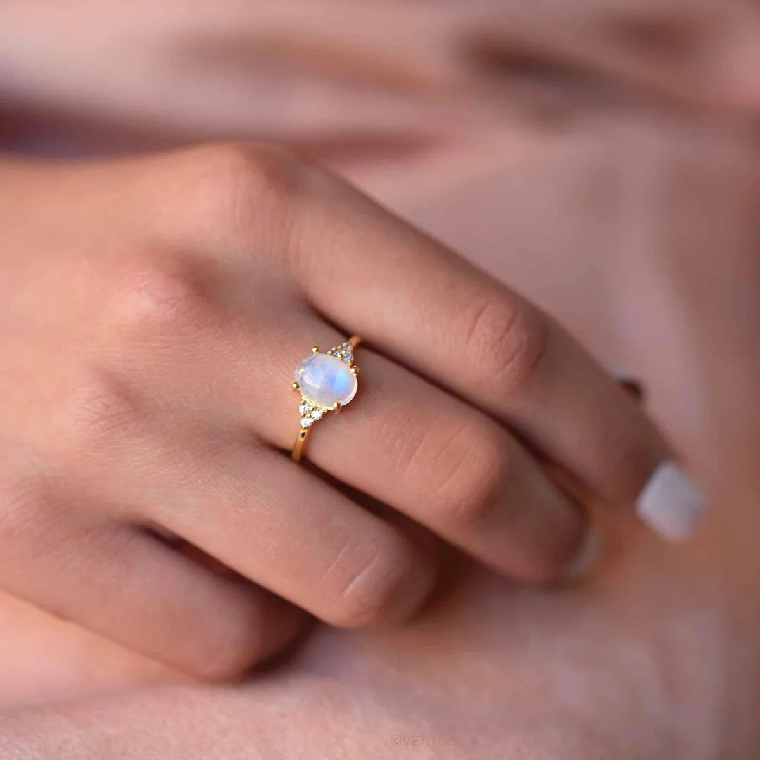 18K Gold Cabochon Moonstone Diamond Ring