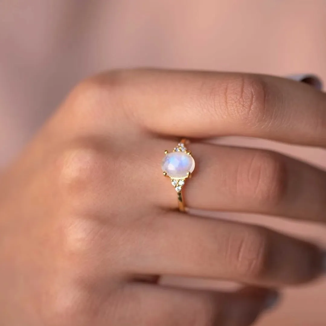 18K Gold Cabochon Moonstone Diamond Ring