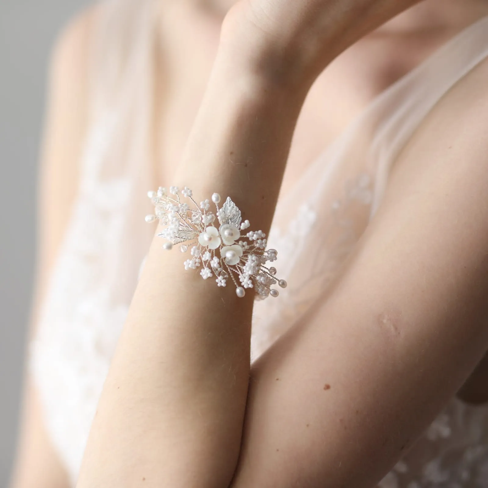 Bridal Pearl Flower Bracelet Handmade Shell Flowers Vintage Wedding Bridesmaid Jewelry