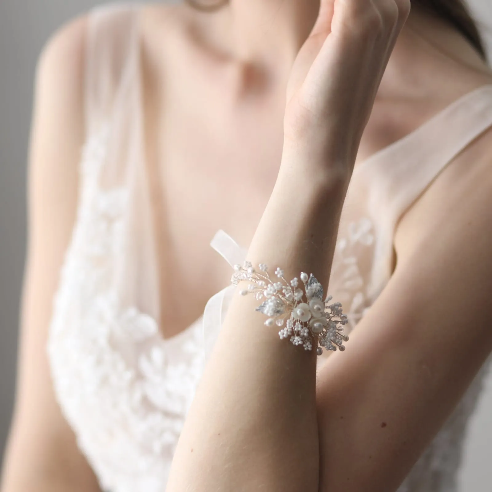 Bridal Pearl Flower Bracelet Handmade Shell Flowers Vintage Wedding Bridesmaid Jewelry