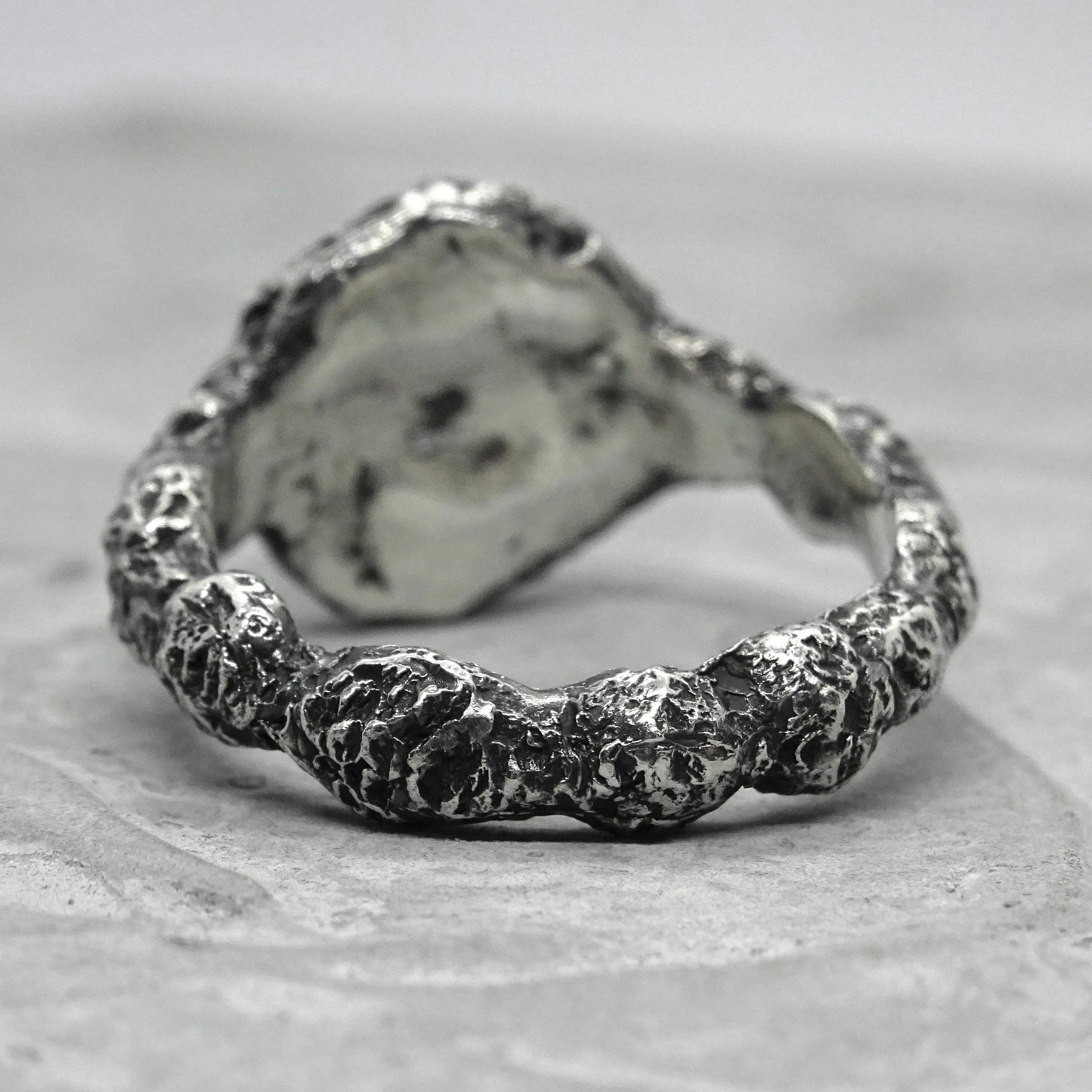 Byzantium ring- Unusual ring with patterns and cracks