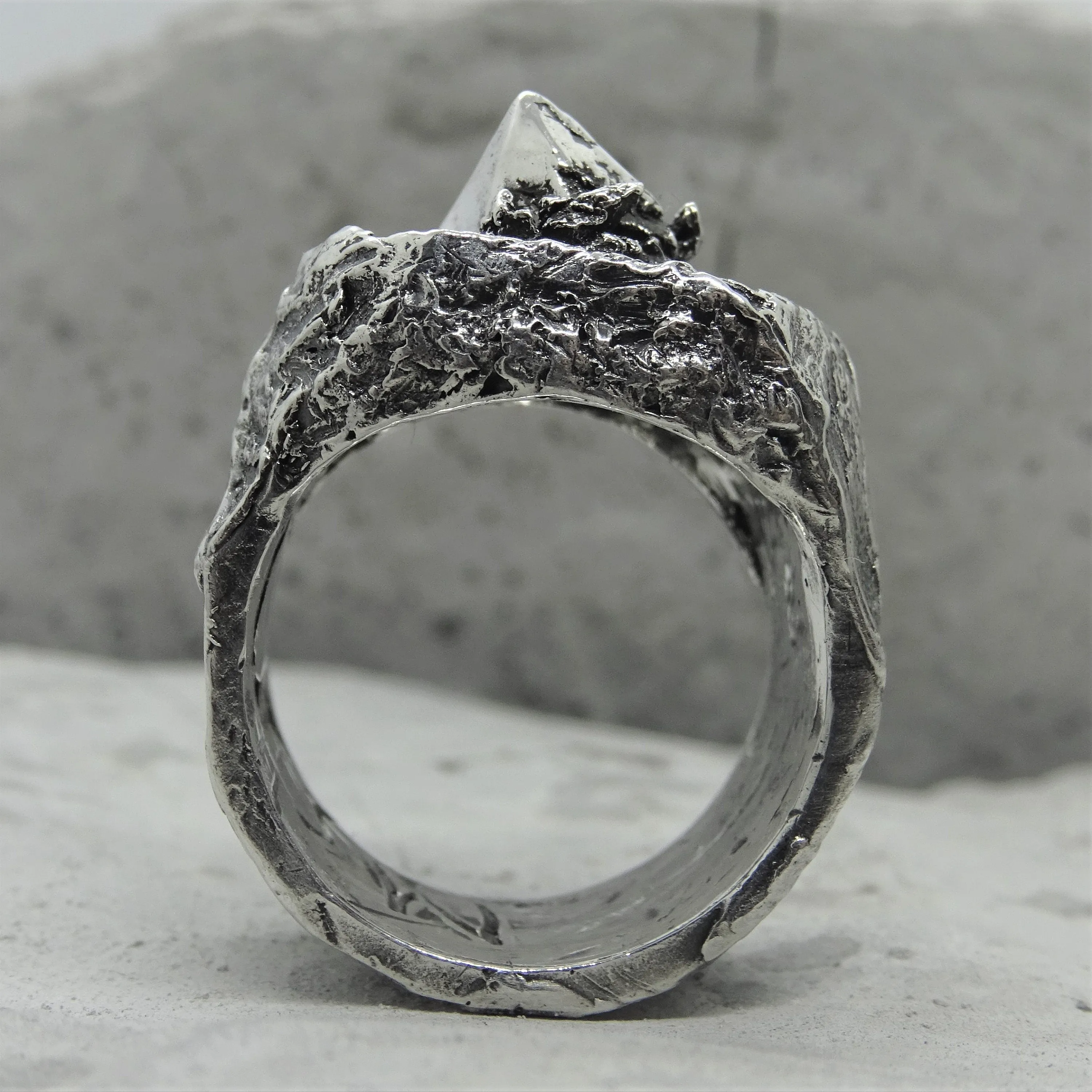 Cristal ring- unusual ring with stone texture and silver crystal
