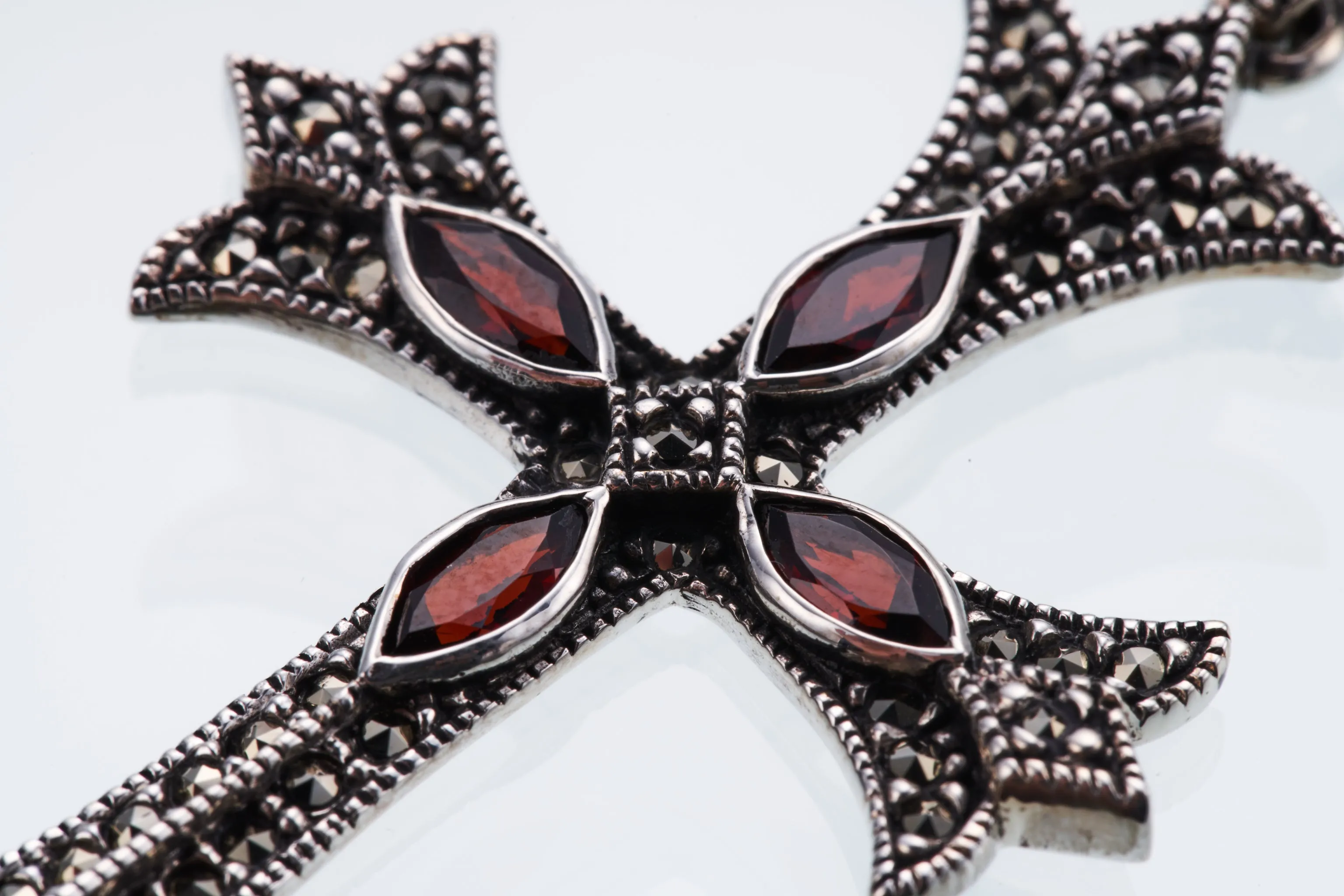 Cross on Cross Pendant : L (Garnet)