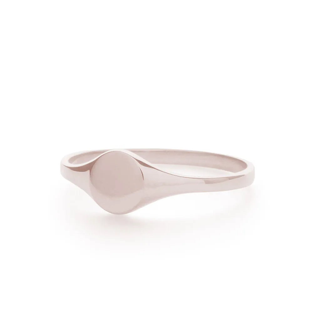 Demi Signet Ring in Rose Gold