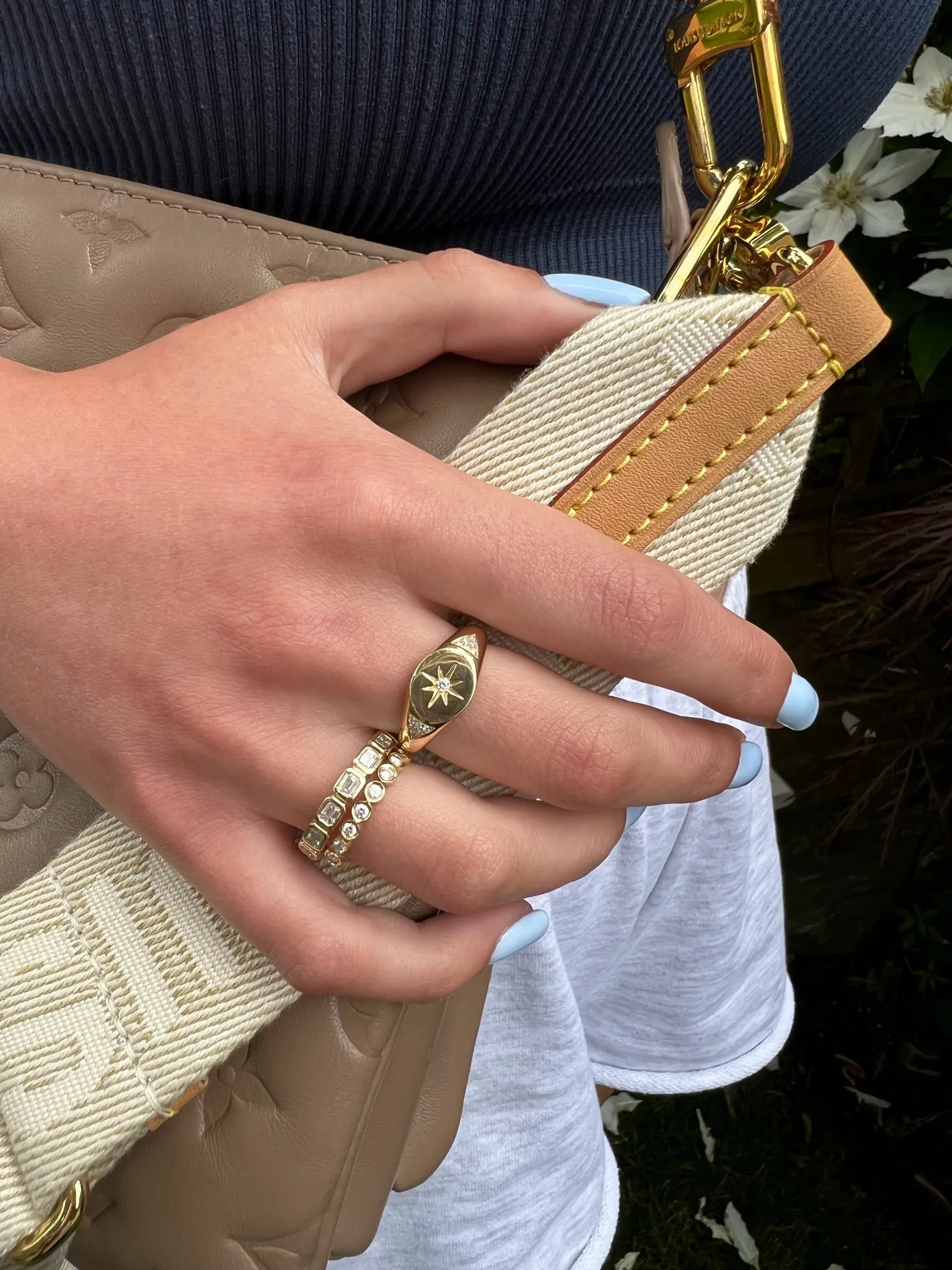 DIAMOND STAR SIGNET RING