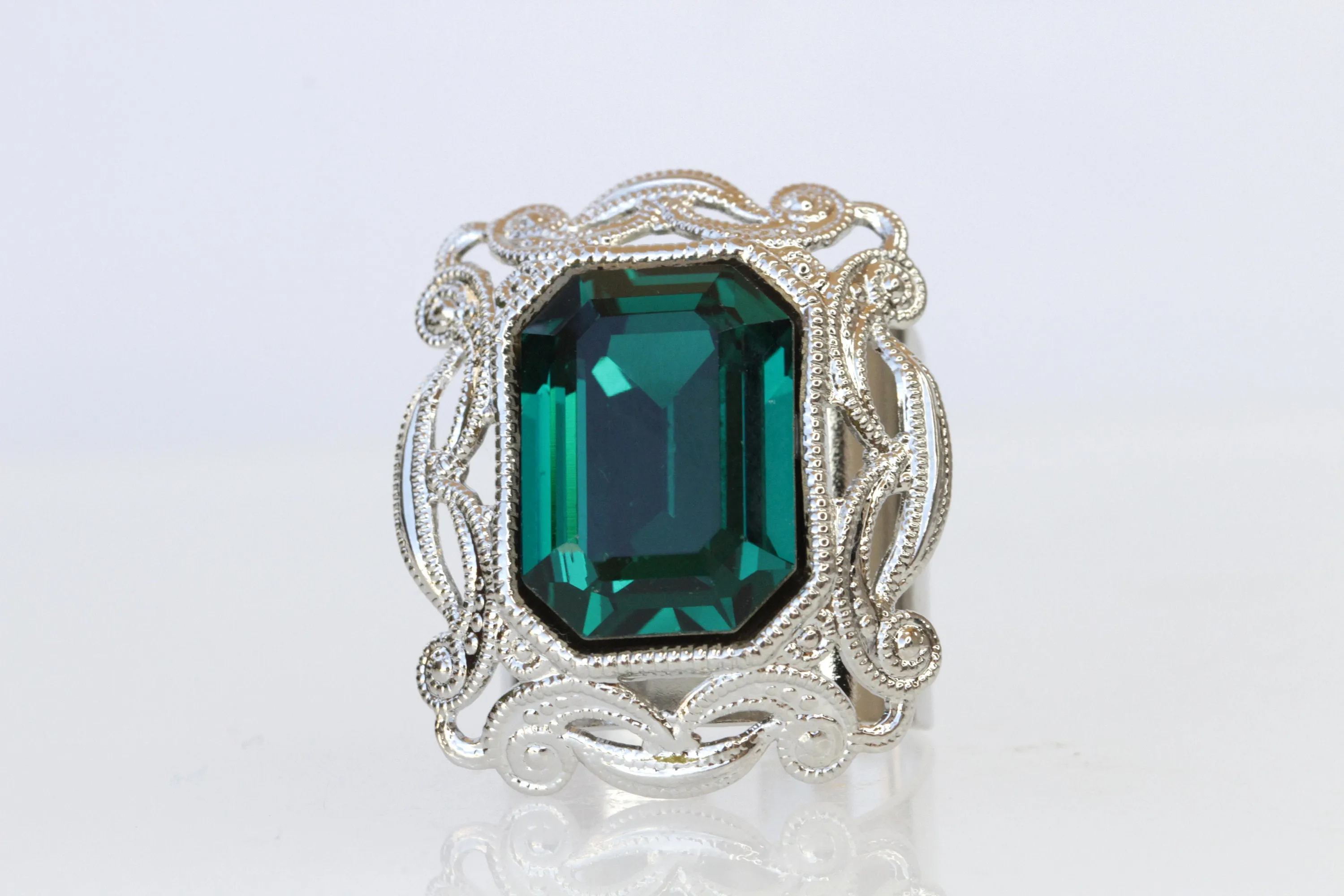 EMERALD STATEMENT NECKLACE,