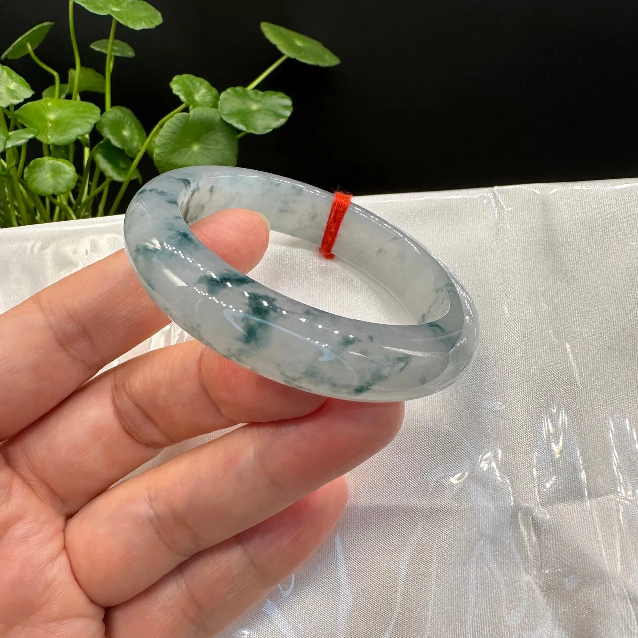 Genuine Burmese High-end Jade Jadeite Oval Bangle Bracelet ( 54.4mm )( Collectibles )