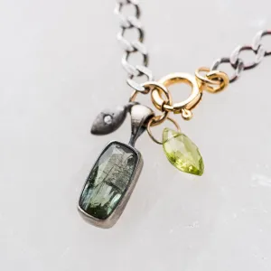 Green Tourmaline Drawn Cushion Necklace with Diamond and Peridot