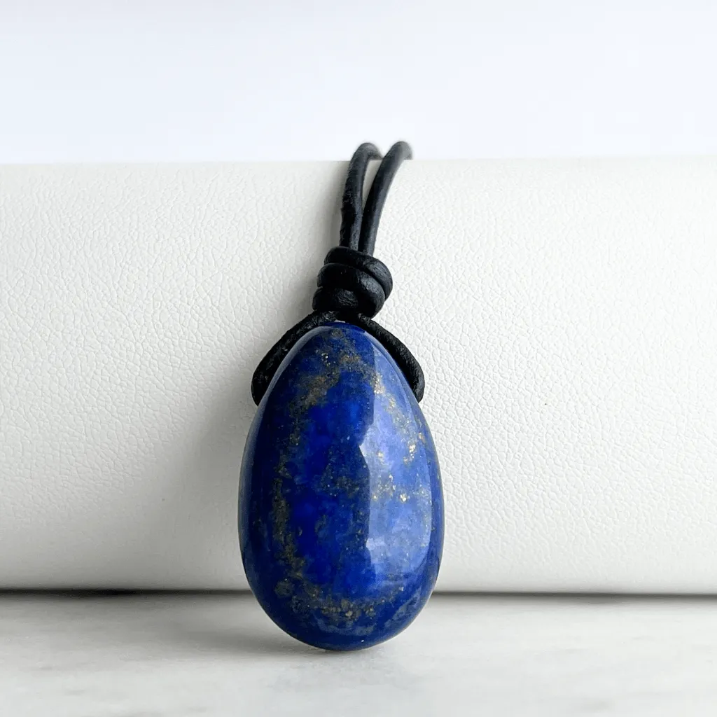 Lapis Lazuli Gemstone Pendant Necklace - Royal Elegance
