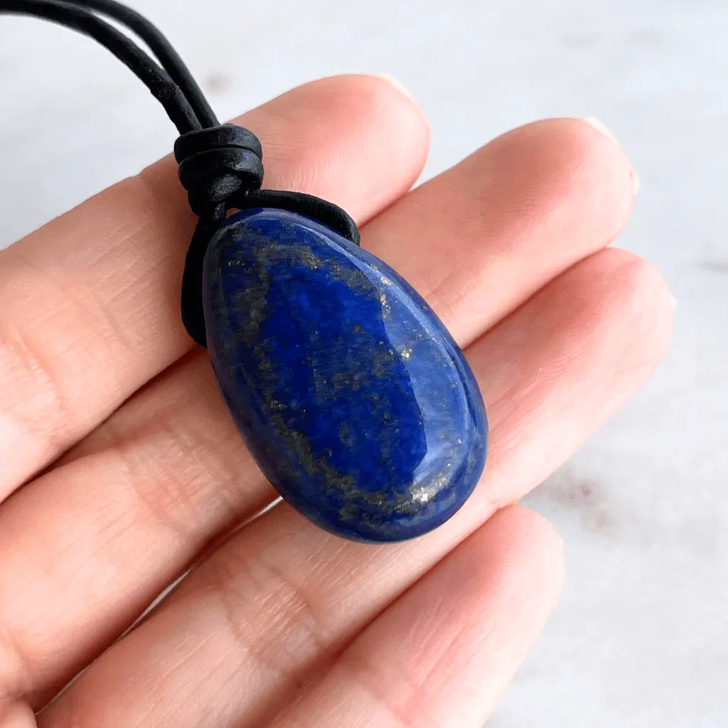 Lapis Lazuli Gemstone Pendant Necklace - Royal Elegance