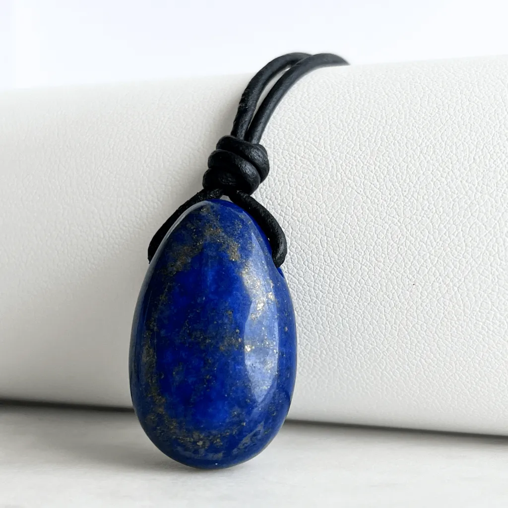 Lapis Lazuli Gemstone Pendant Necklace - Royal Elegance