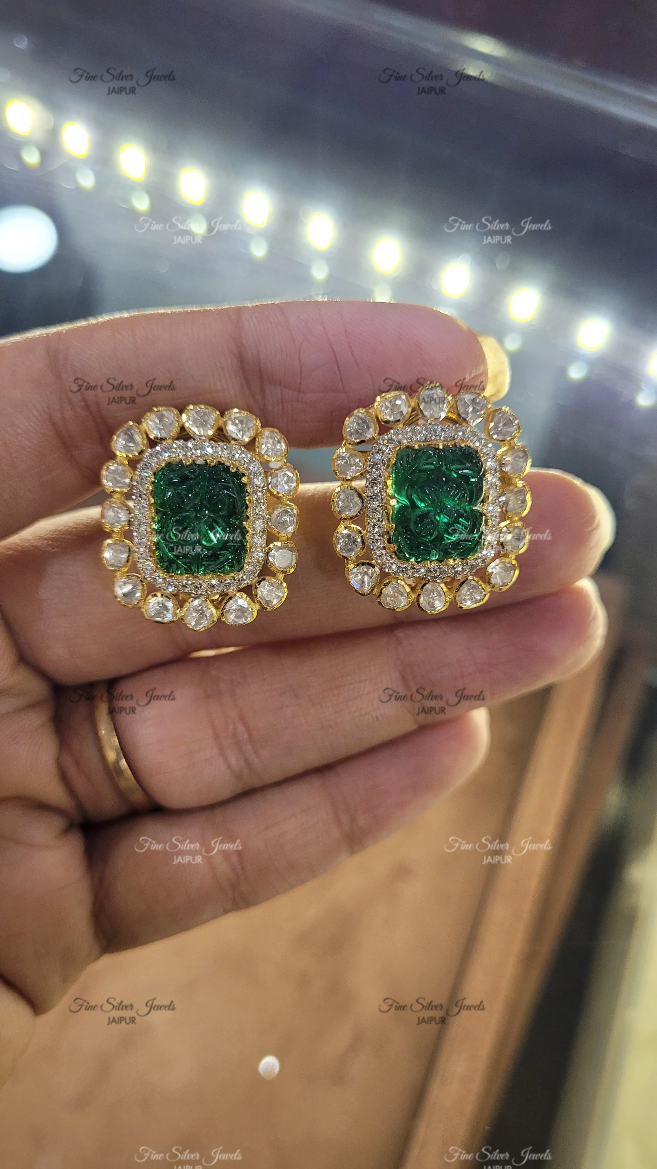MASPARA POLKI EMERALD STUD EARRING