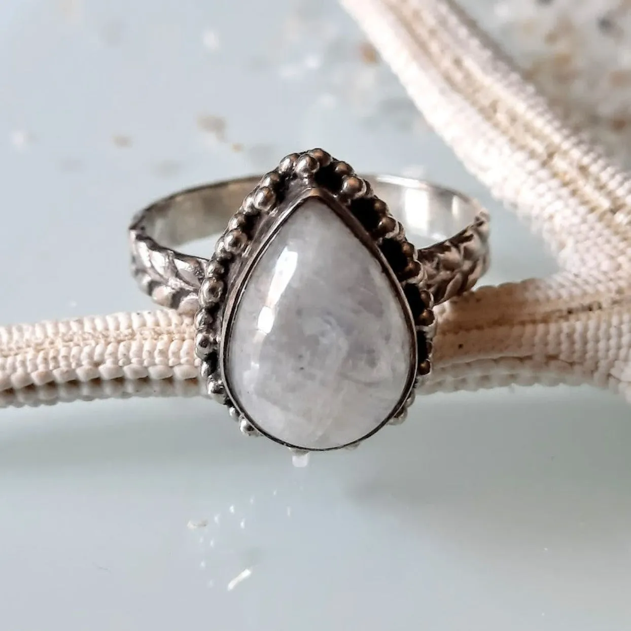 MOON TEAR LEAF - MOONSTONE 925 RING