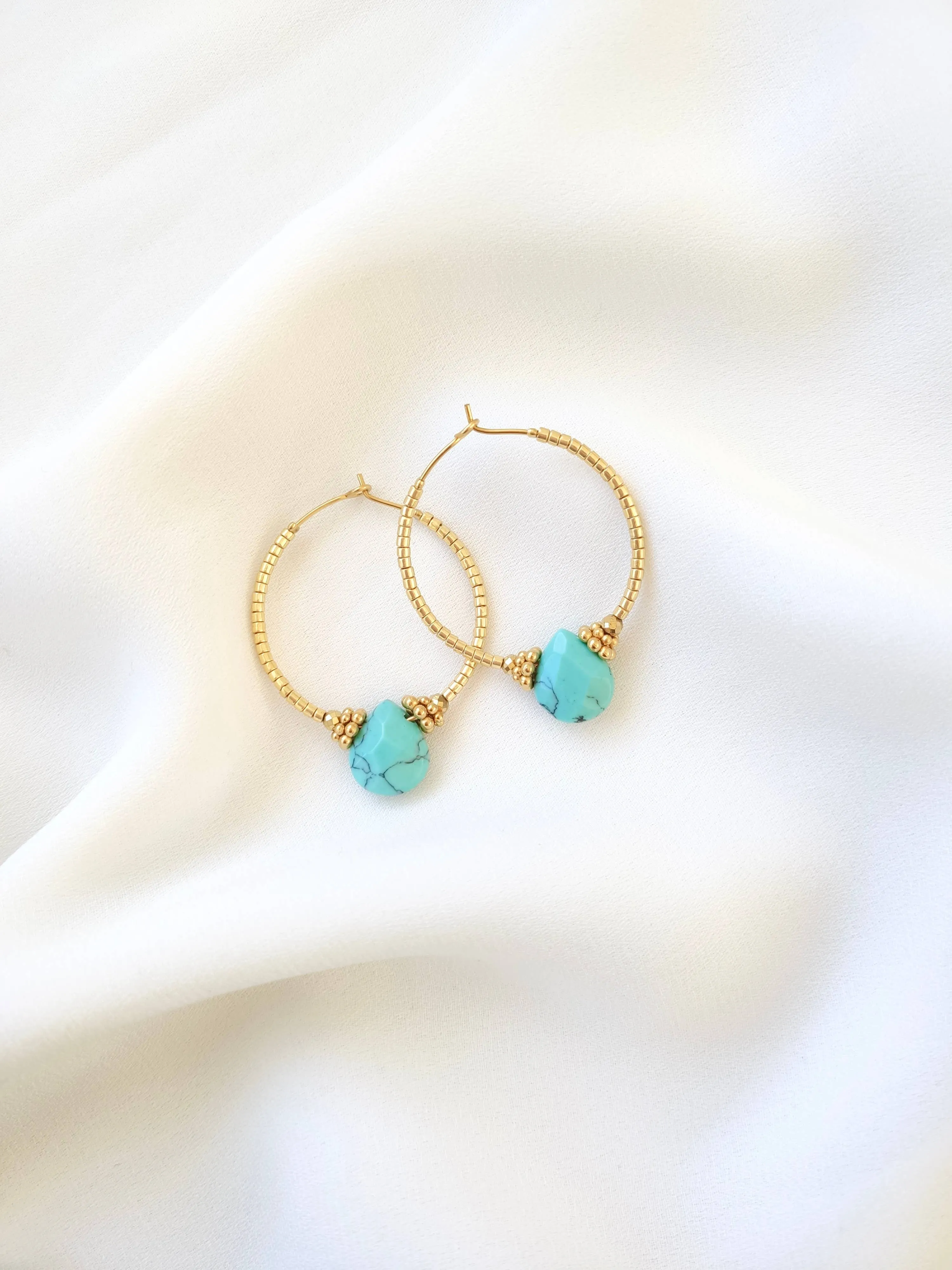 OLYMPE hoop earrings: White quartz