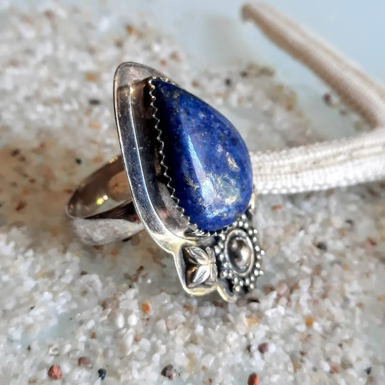 ROYAL BLUE - 925 FLOWER ARTISAN RING