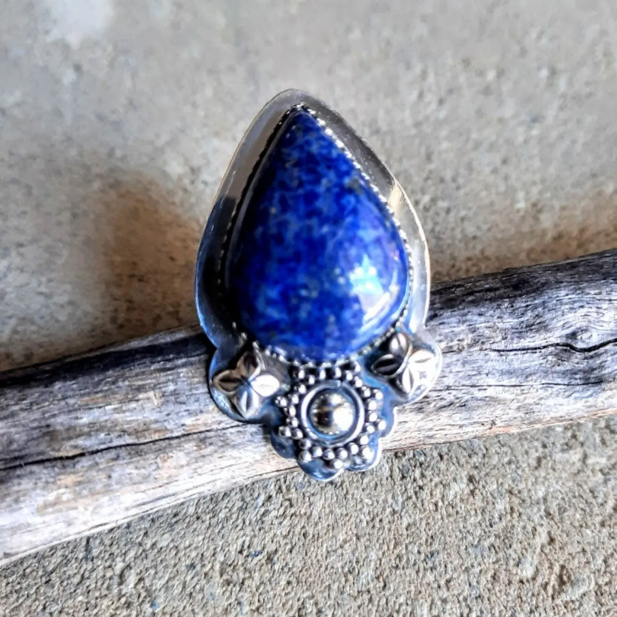 ROYAL BLUE - 925 FLOWER ARTISAN RING