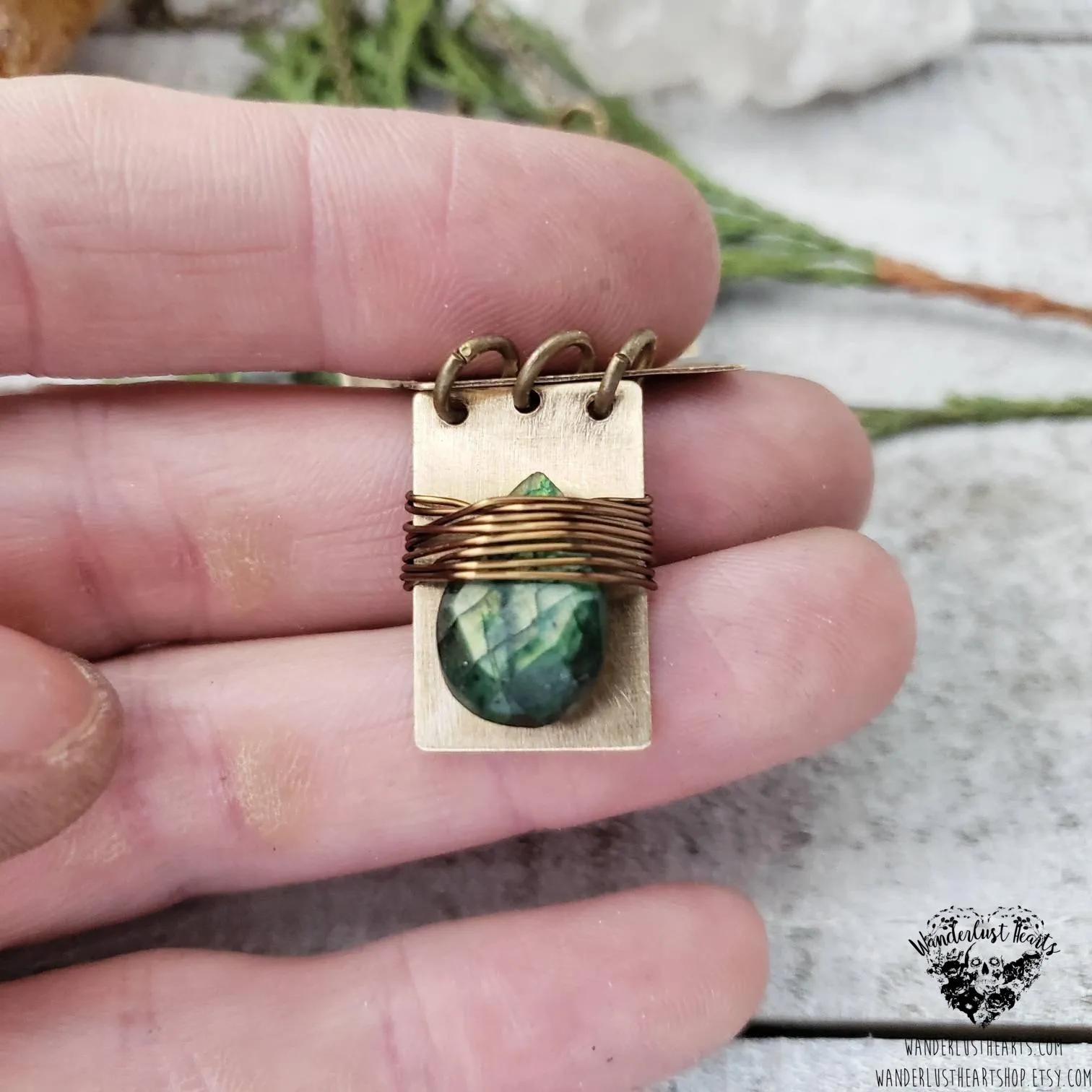 Wanderlust Hearts signature necklace - brass